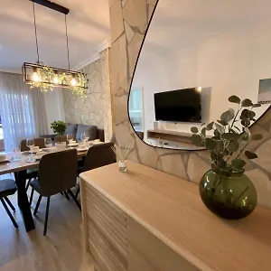 https://apt-the-sun-city.tenerifehoteles.net